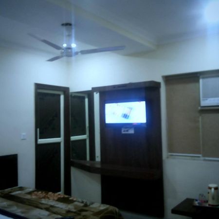Hotel Pink City @ Opposite New Delhi Railway Station Paharganj Экстерьер фото